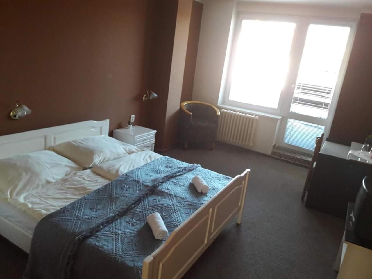 Hotel Bily Lev Rokycany Dış mekan fotoğraf